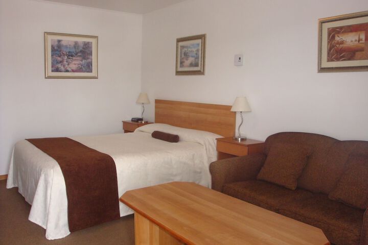 Room 11 of 26