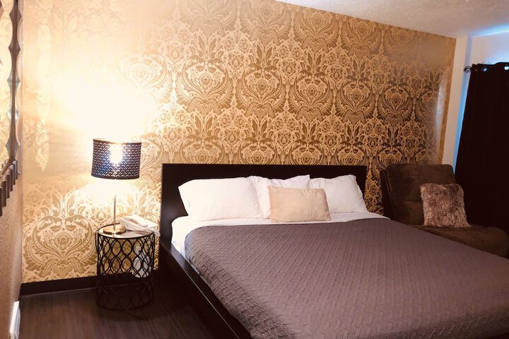 Room 71 of 77