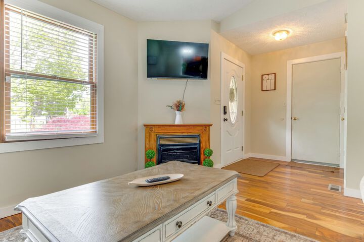 14 Mi to Dtwn Indy: Family Gem w / Yard