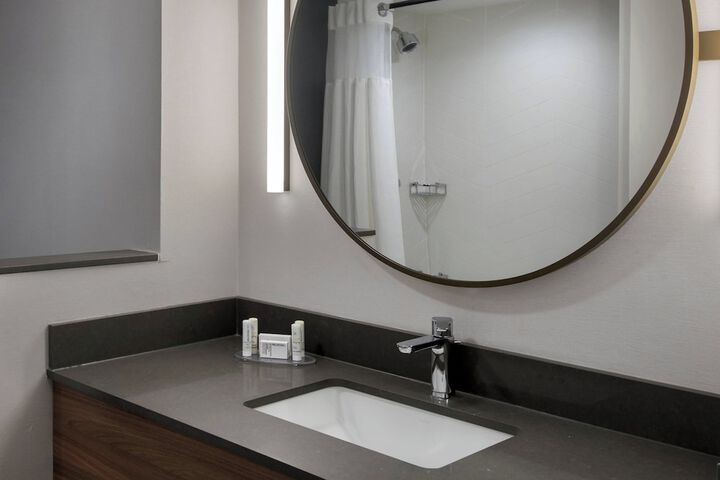 Room 15 of 22