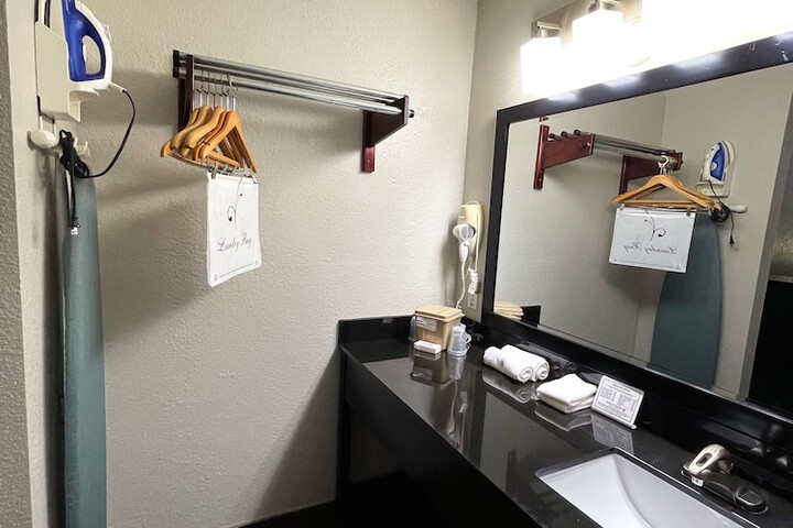 Room 18 of 24