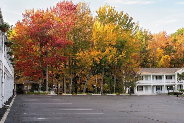 Cedar Crest Inn