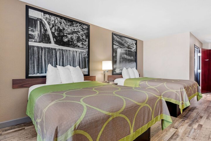 Room 14 of 25