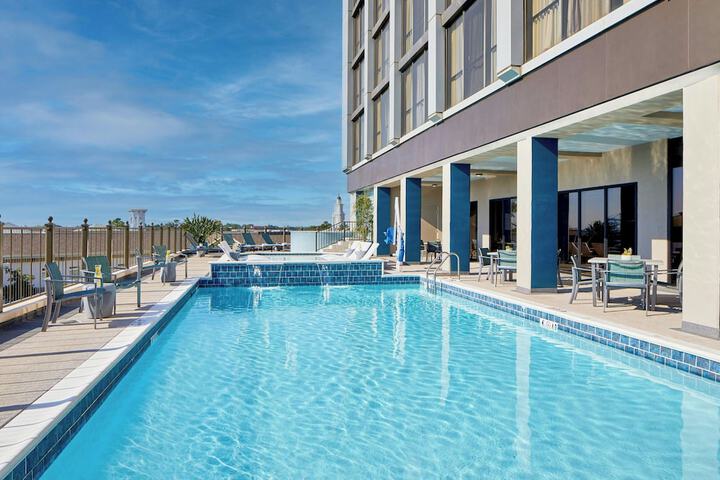 Renaissance Mobile Riverview Plaza Hotel