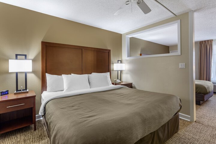 Room 9 of 31