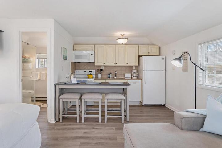 Seaside Stay: Waterfront with Views & Beach Access