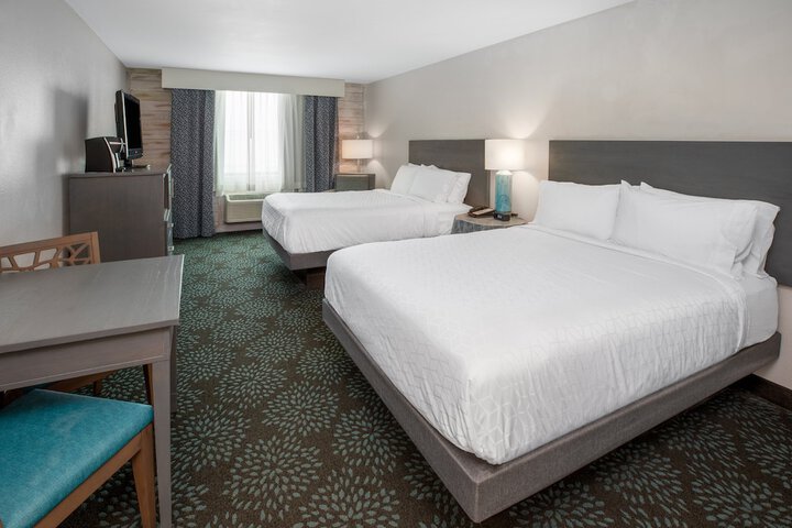 Room 40 of 173