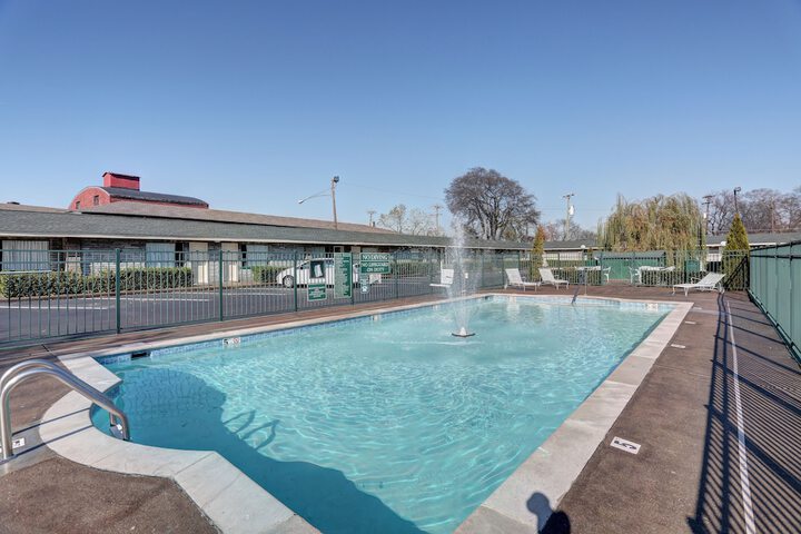 Pool 2 of 25