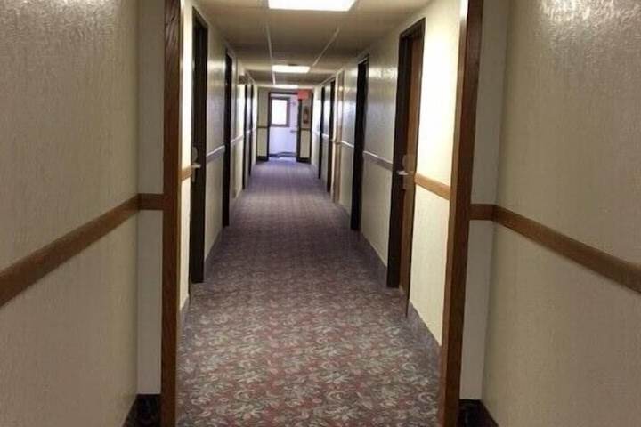 Clarion Hometown Inn