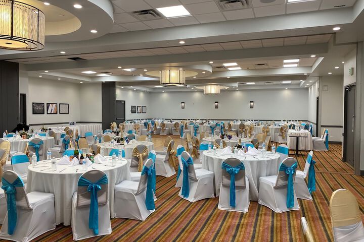 Ballroom/Hall 48 of 55