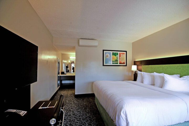 El Sendero Inn an Ascend Collection Hotel