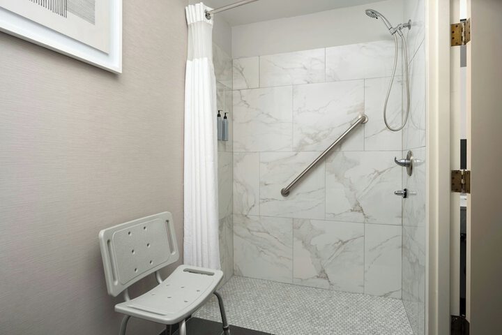 Courtyard by Marriott Detroit Utica
