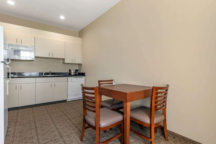 Room 9 of 26