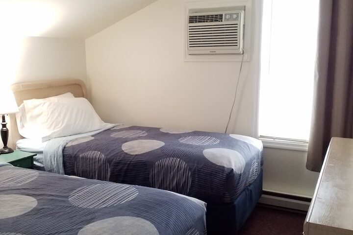 Room 28 of 127