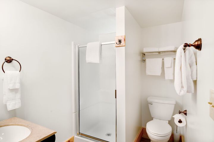Room 52 of 153