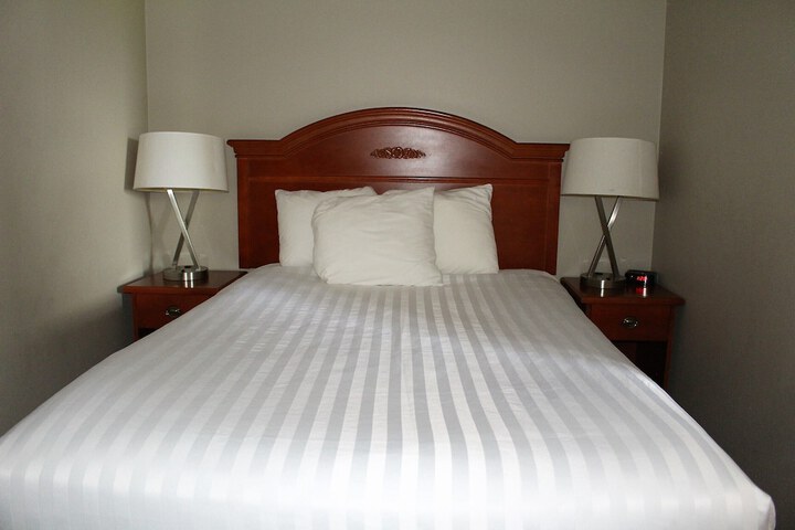 Room 107 of 145