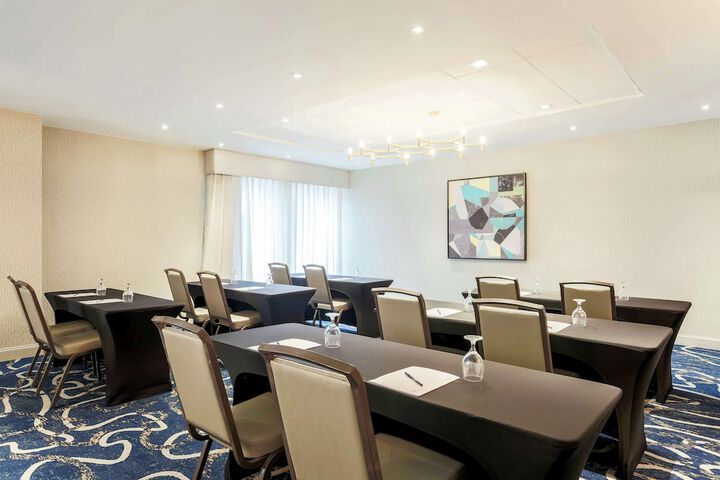 DoubleTree by Hilton Austin - University Area