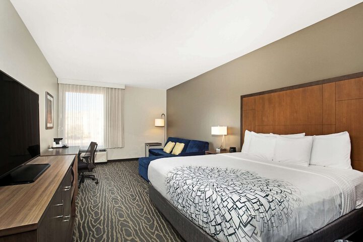 Room 52 of 61
