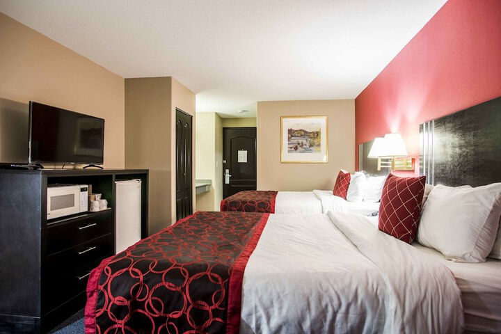 Ramada by Wyndham 100 Mile House