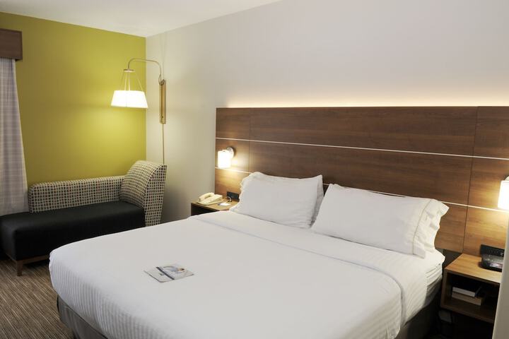 Room 8 of 26