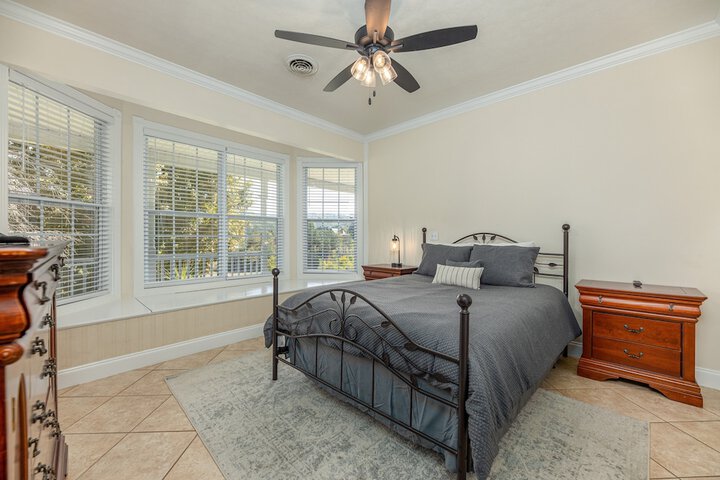 Room 12 of 20