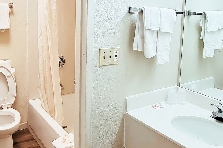 Room 17 of 31
