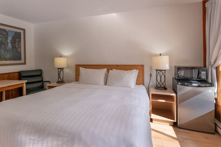 Room 18 of 28