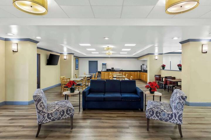 Hotel Interior 11 of 37