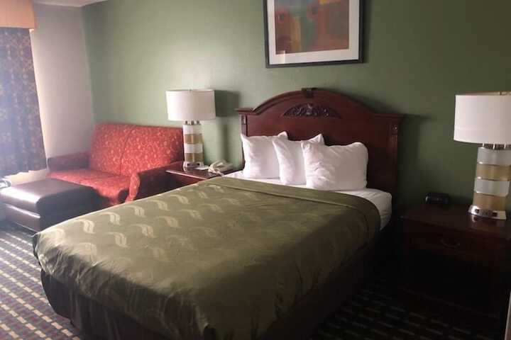 Room 16 of 28