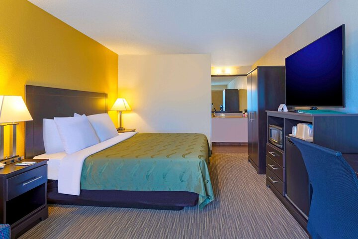 Room 40 of 52