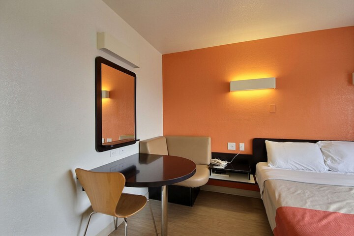 Room 15 of 29