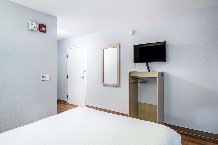 Room 15 of 32