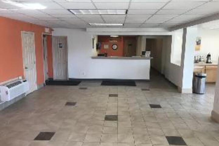 Motel 6 North Lima