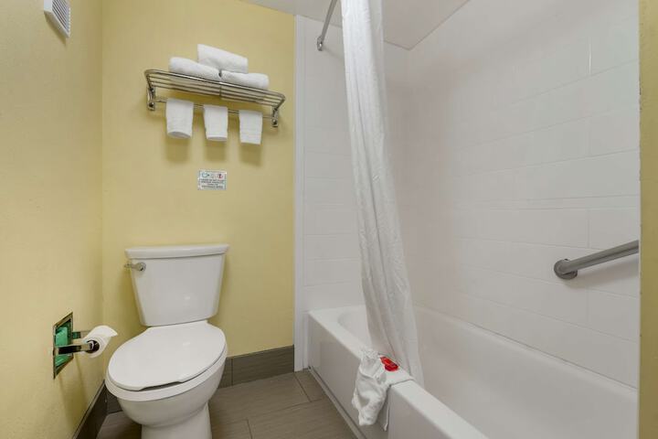 Room 17 of 27