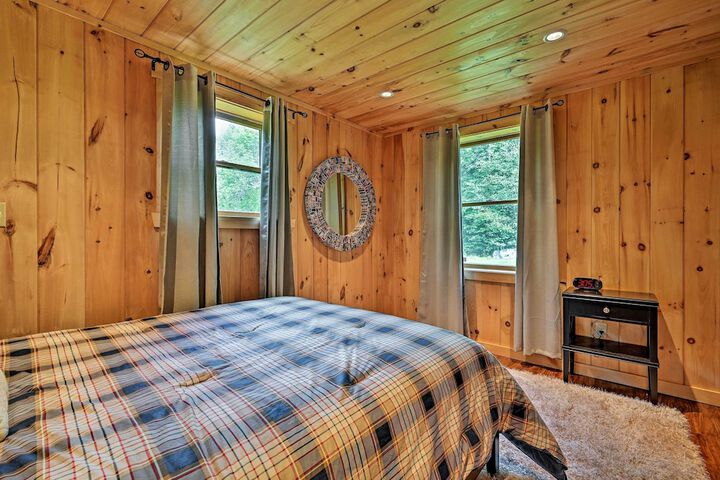 Private Chester Home w / Deck Mins to Skiing!