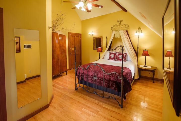 Room 137 of 206