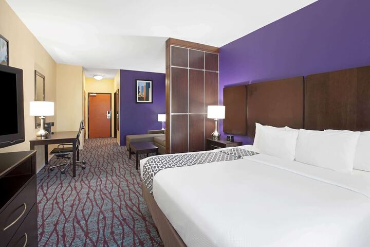 La Quinta Inn & Suites by Wyndham Houston Pasadena North