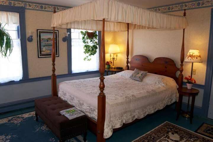 Room 11 of 21