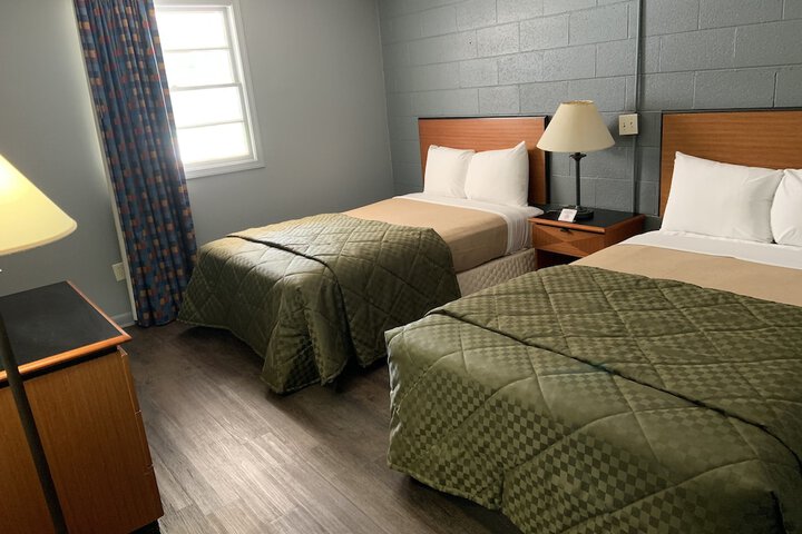 Room 13 of 18