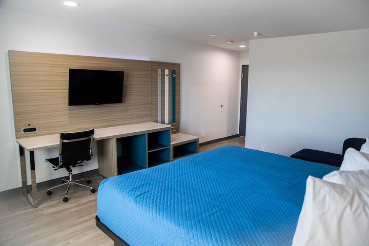 Room 14 of 26