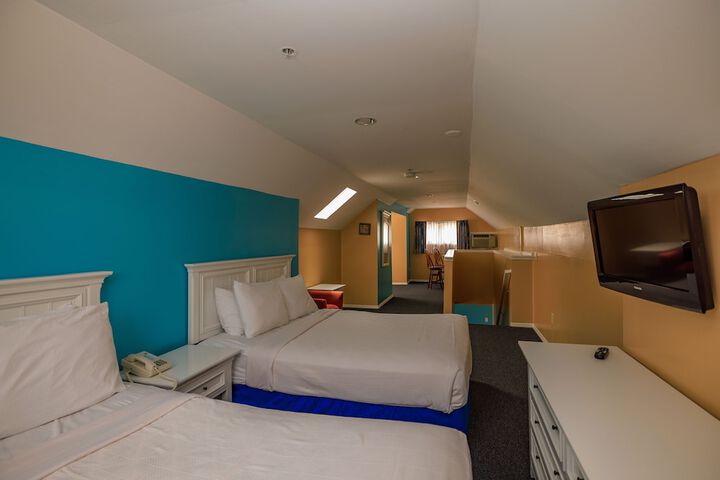Room 27 of 90