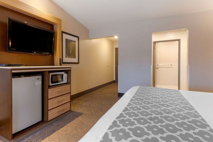 Room 72 of 93