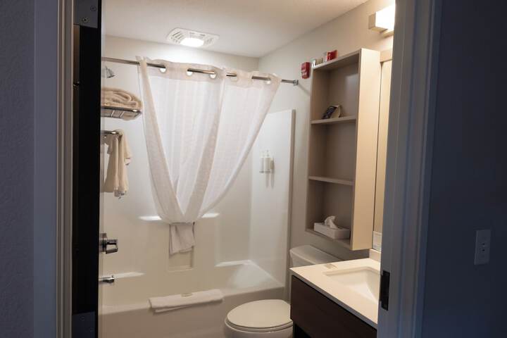 Microtel Inn & Suites by Wyndham Altoona