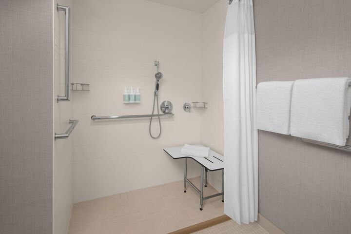 Room 25 of 43