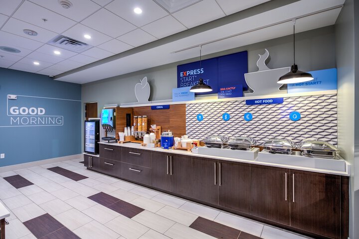 Holiday Inn Express & Suites Reedsville - State Coll Area by IHG