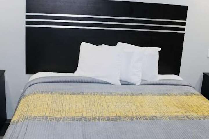 Room 9 of 21