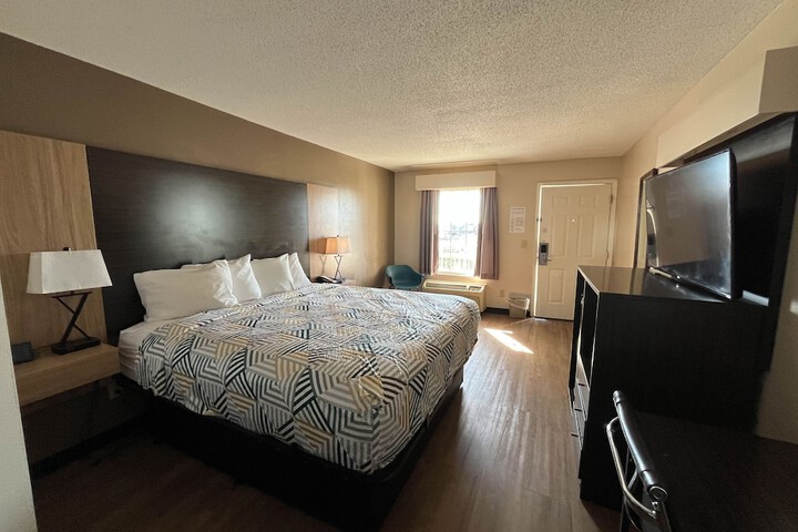 Room 12 of 24