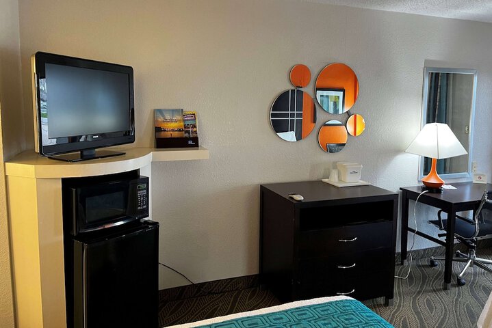 Room 14 of 17
