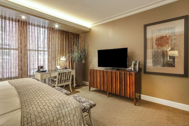 Room 31 of 108