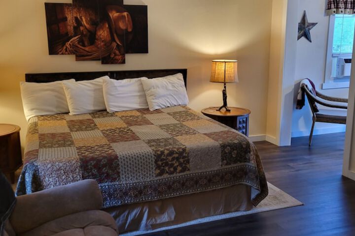 Room 33 of 52